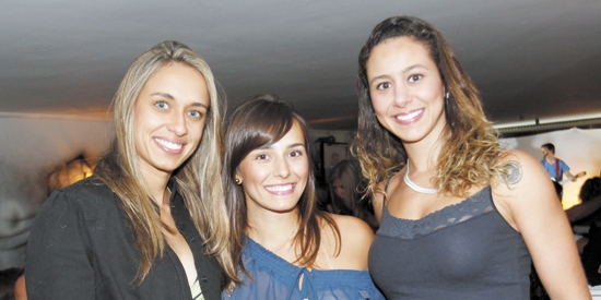 Gabriela Diniz, Cristiane Chiarelo e Thais Pugliesi no lançamento do novo CD dos músicos Téti & Paulim
